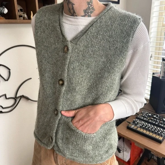 Vintage 80s LL Bean Wool Rayon Blend Green Knit Cardigan Sweater Vest ~ Size M - Picture 3 of 8